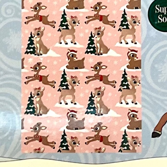 Disney Rudolph the Red-Nosed Reindeer Christmas Blanket Pink NWT - Picture 5 of 5